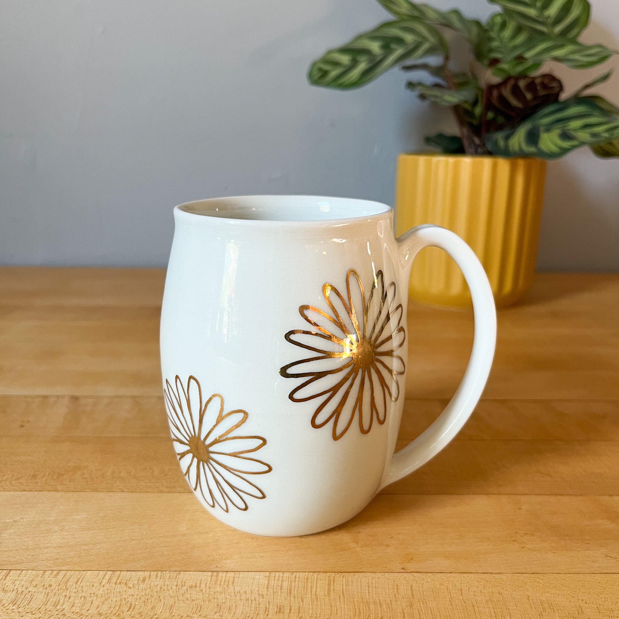 gold flower mug