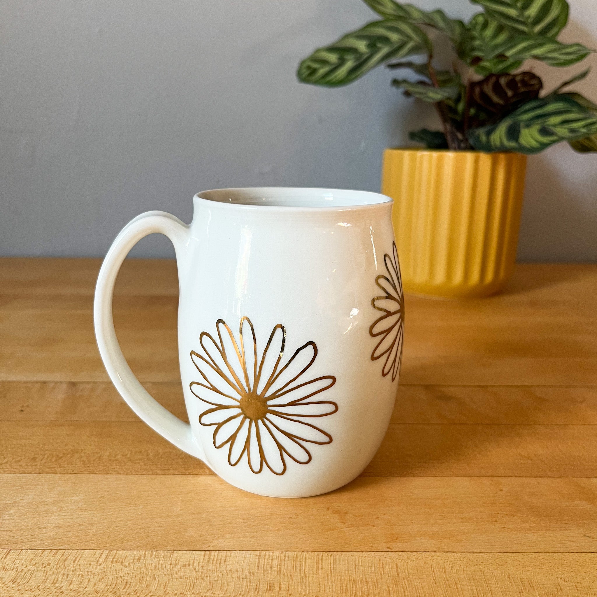 gold flower mug