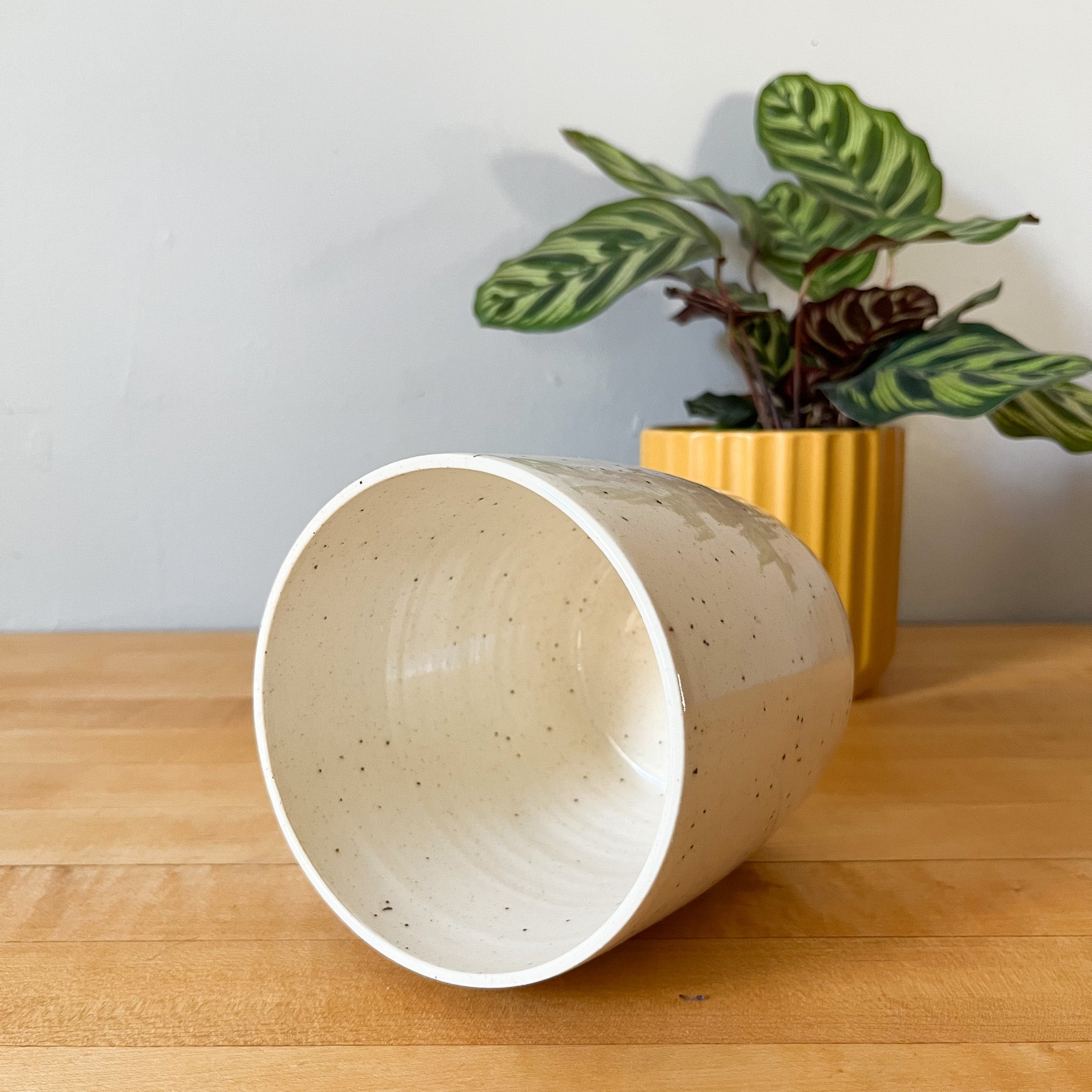 gold flower utensil jar